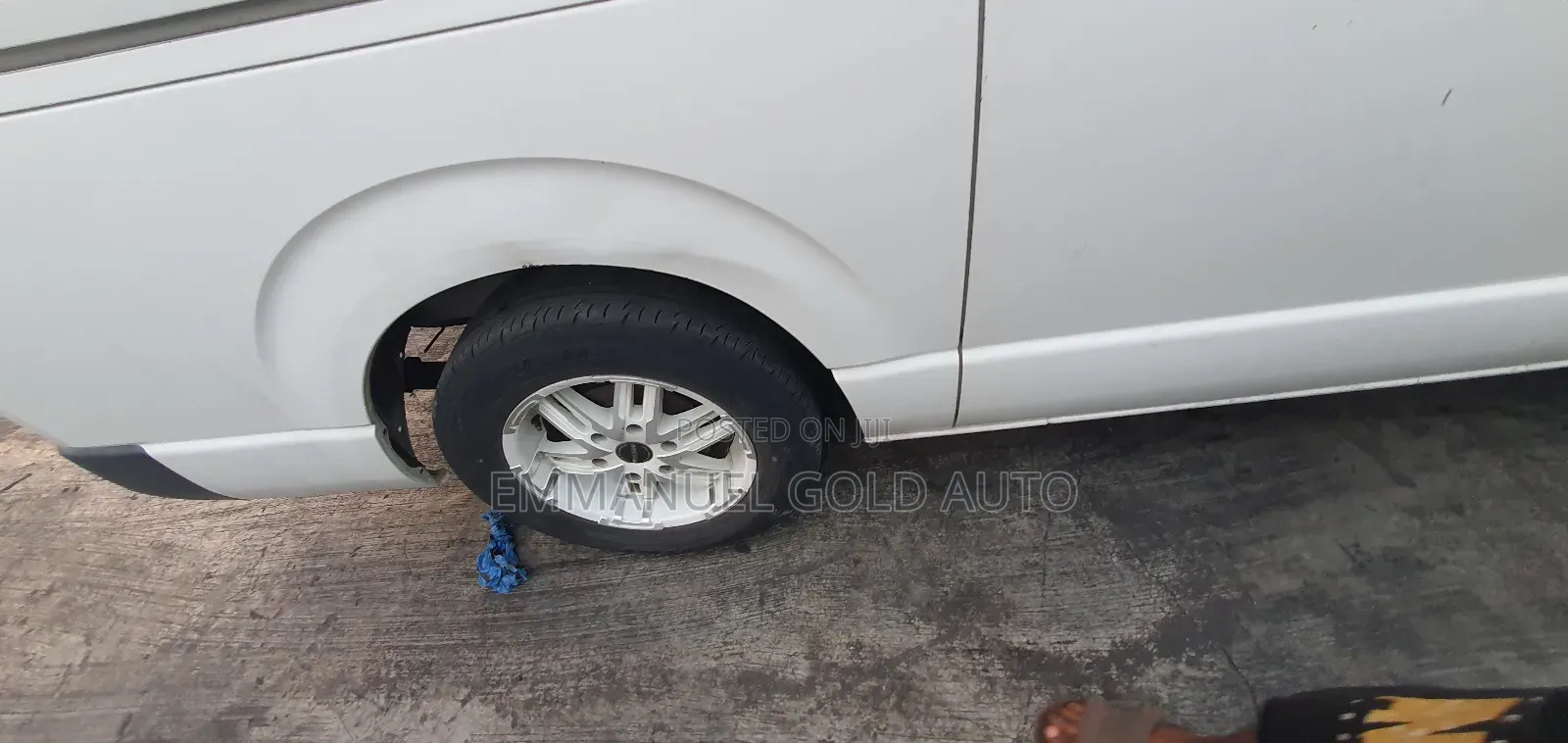 Toyota HiAce 2014 White