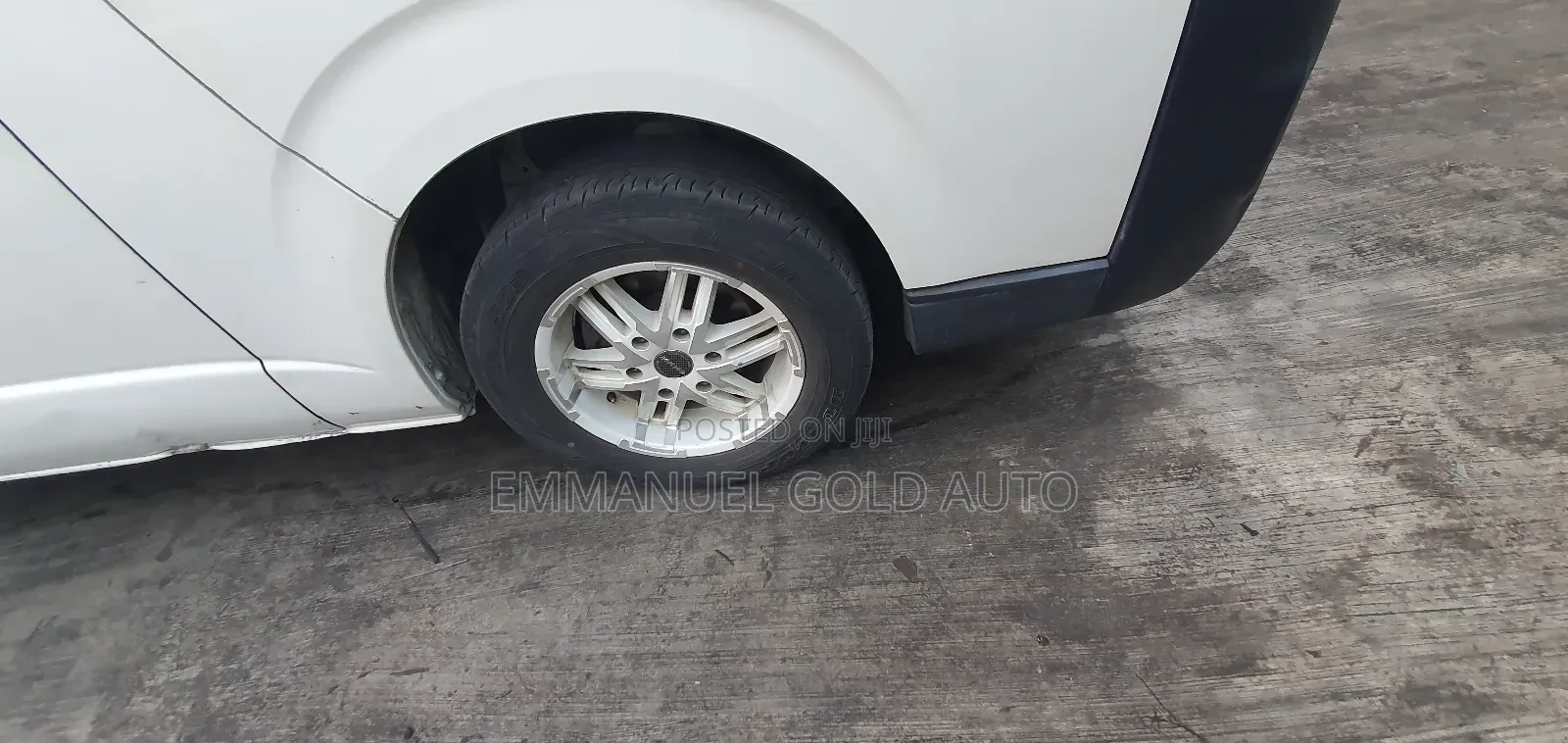 Toyota HiAce 2014 White