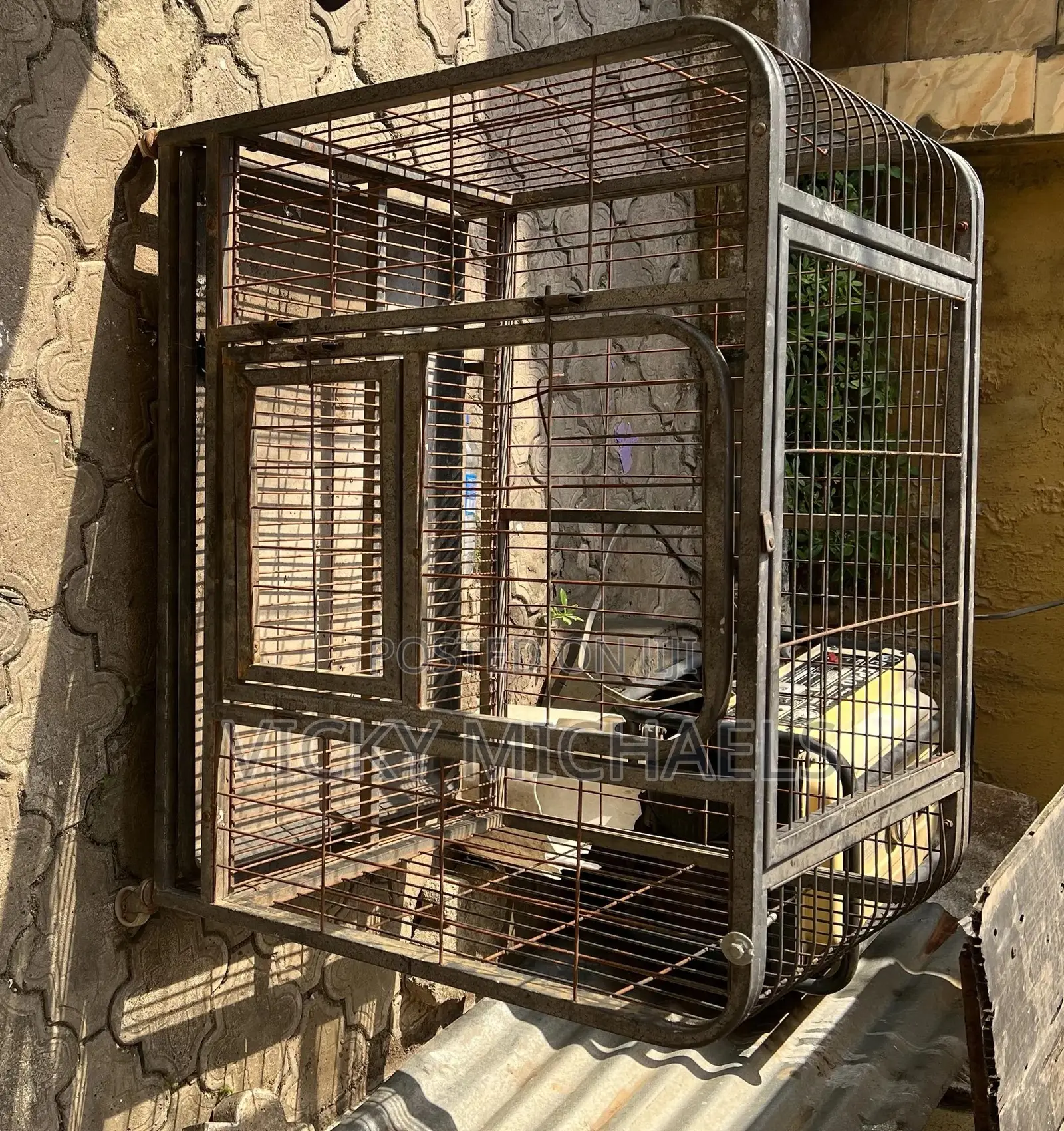 Neatly Used Imported Dog Cages