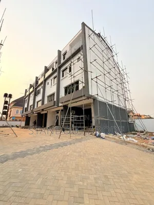 4bdrm Townhouse/Terrace in In An Estate, Gbagada for sale