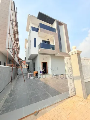 4bdrm Duplex in In A Secure Estate, Ikeja GRA for sale