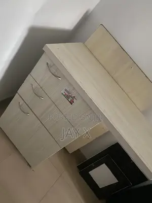 Receptionist /Reading Table