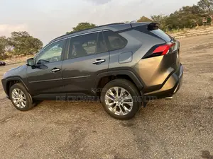 Toyota RAV4 2019 Gray
