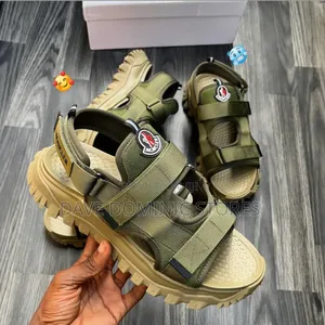 Moncler Trail Gripwood Escape Sandals