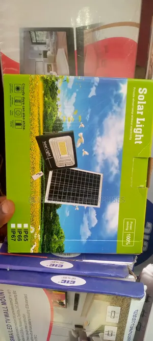 100w Solar Street Light