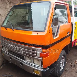 Toyota Dyna150 Company Use Petrol Truck