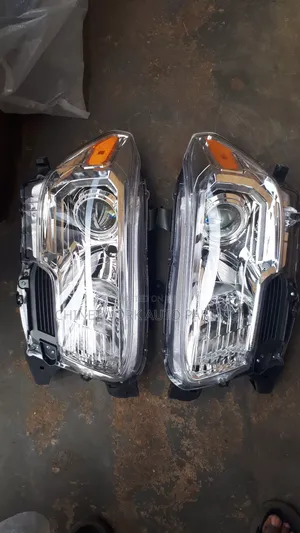 Toyota Tacoma 2018 Headlamp – Original Clean