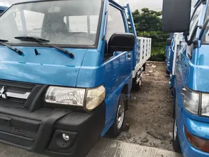 Mitsubishi Delica 2014 Blue
