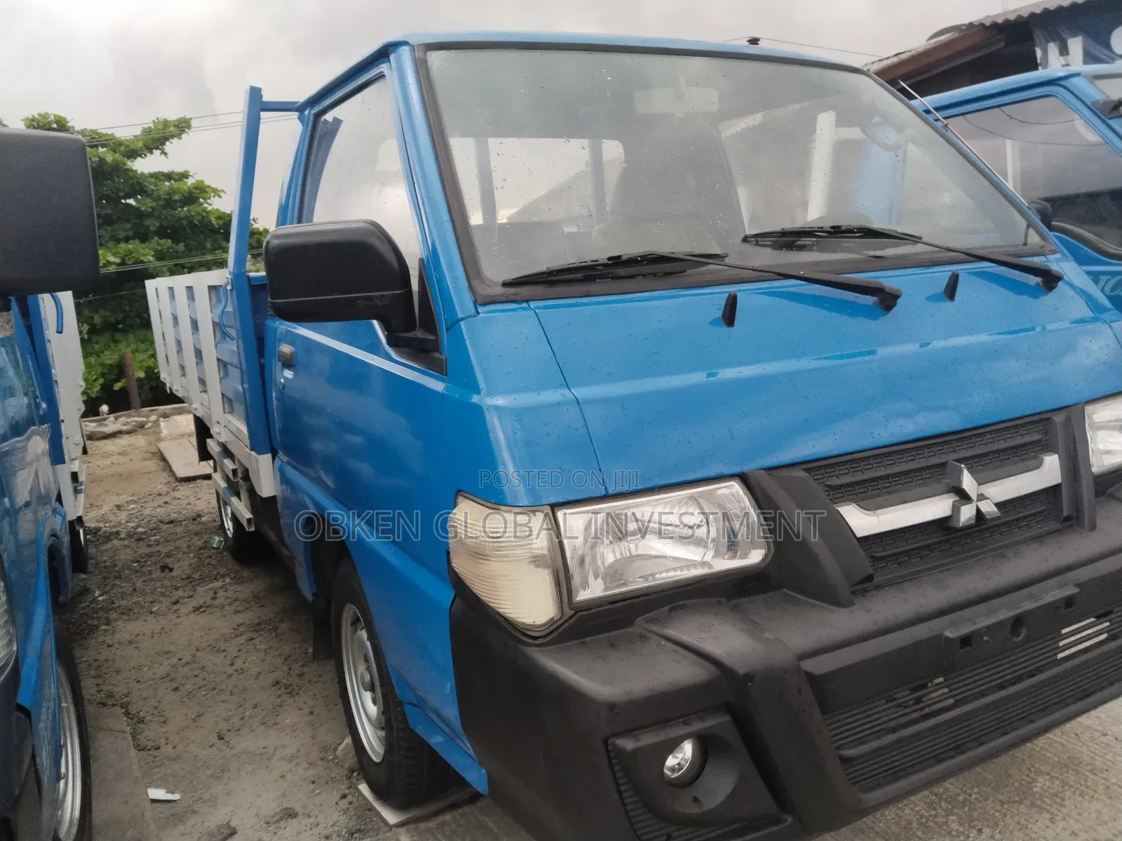 Mitsubishi Delica 2014 Blue