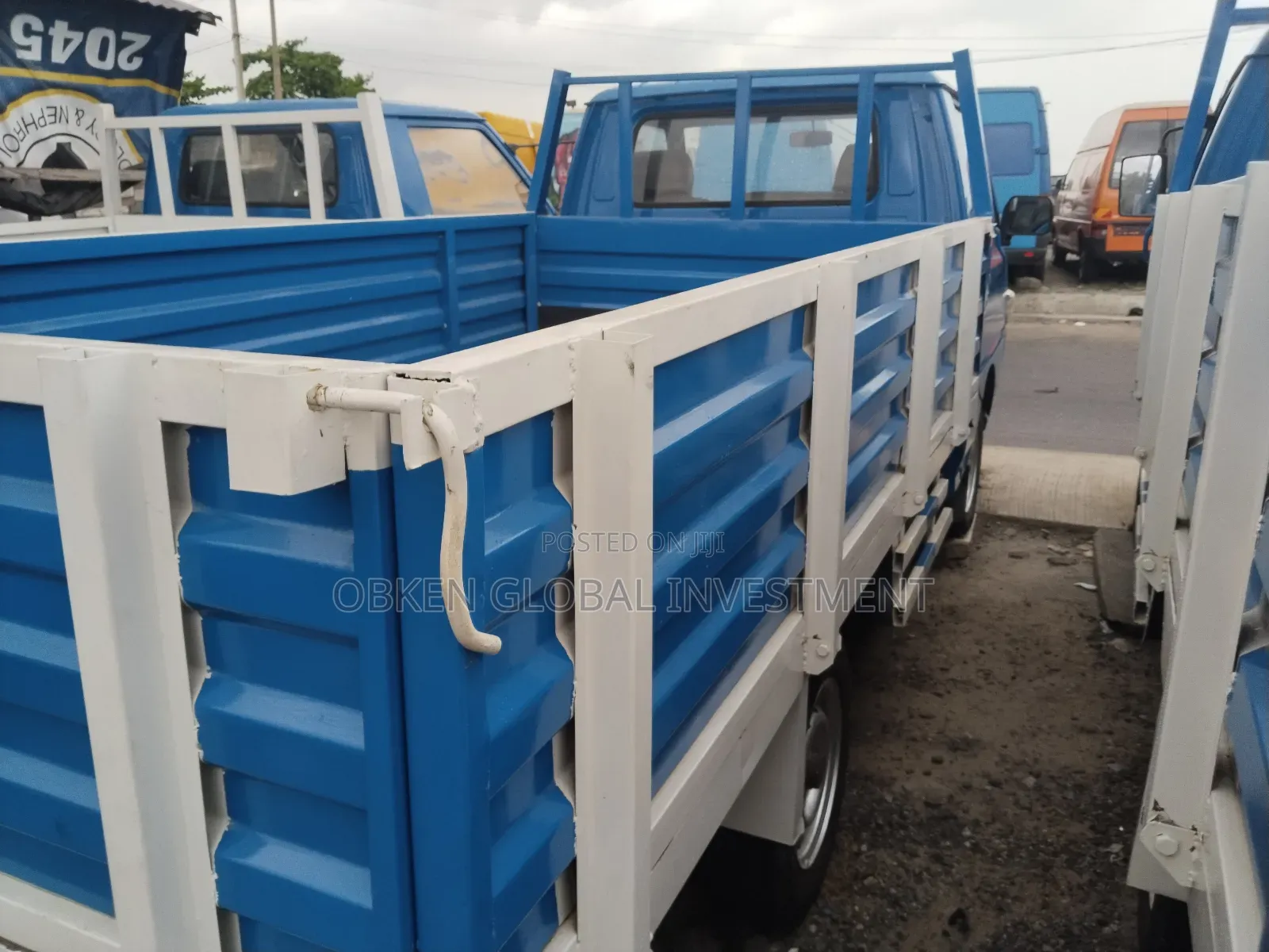 Mitsubishi Delica 2014 Blue