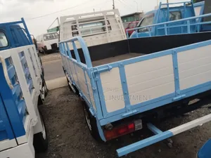 Mitsubishi Delica 2014 White
