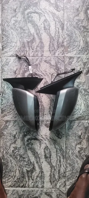 2014-2019 Mecedes Benz C300 Side Mirror Set