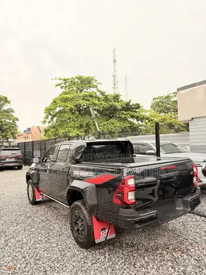 New Toyota Hilux 2025 Blue