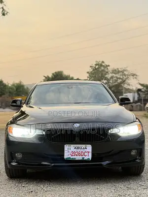 BMW 320i Sedan RWD 2013 Black