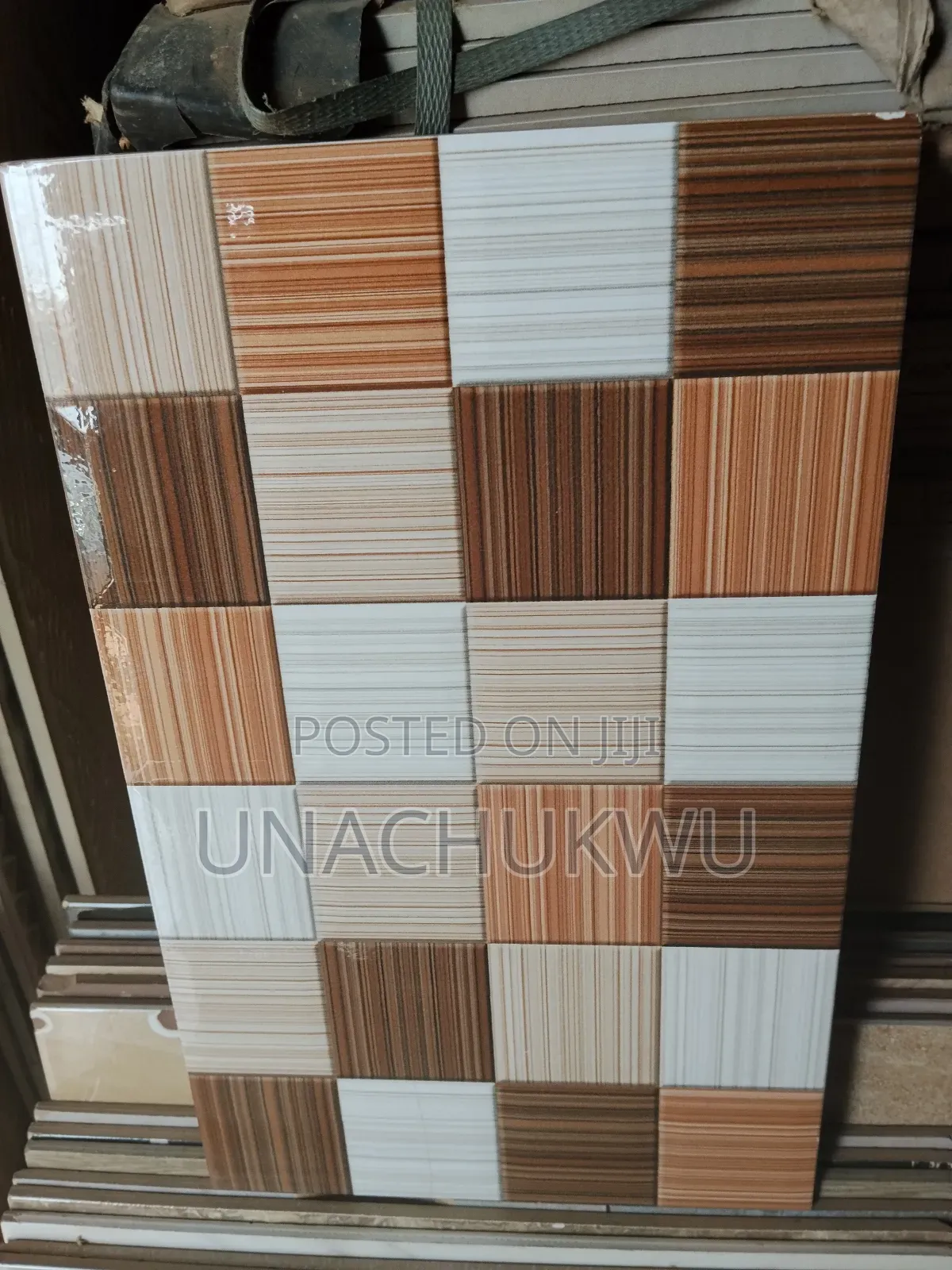 25/40 White Wall Pattern