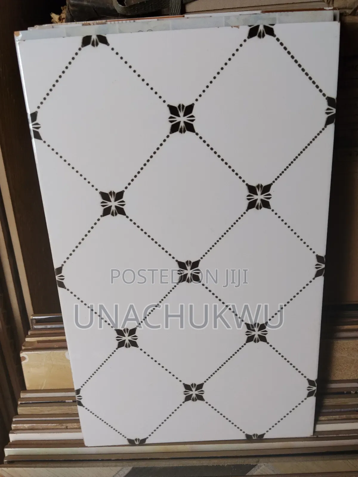 25/40 White Wall Pattern