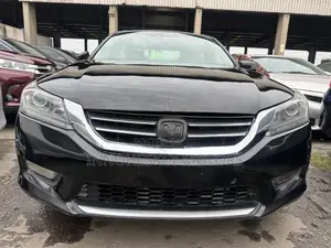 Honda Accord Touring 4dr Sedan FWD (3.5L 6cyl 6A) 2013 Black