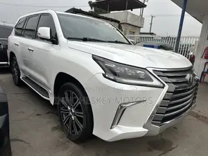 Lexus LX 570 AWD 2019 White
