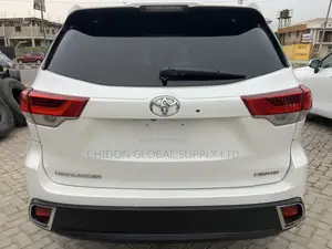 Toyota Highlander Limited 4x2 V6 (3.5L 6cyl 8A) 2017 White