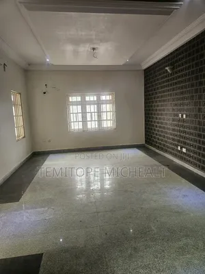 4bdrm Townhouse / Terrace in Main Wuye for rent
