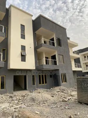 2bdrm Block of Flats in An Estate, Kiami for sale