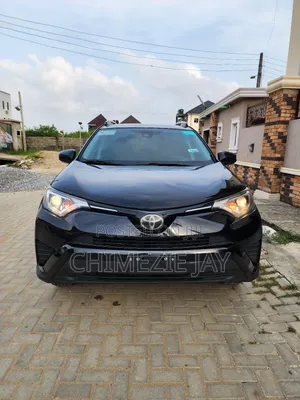 Toyota RAV4 LE FWD (2.5L 4cyl 6A) 2017 Black