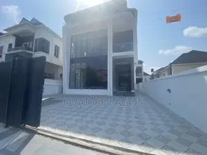 5bdrm Duplex in Chevron for sale