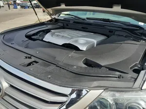 Lexus LX 570 AWD 2016 Gold