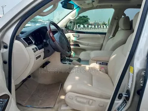 Lexus LX 570 AWD 2016 Gold
