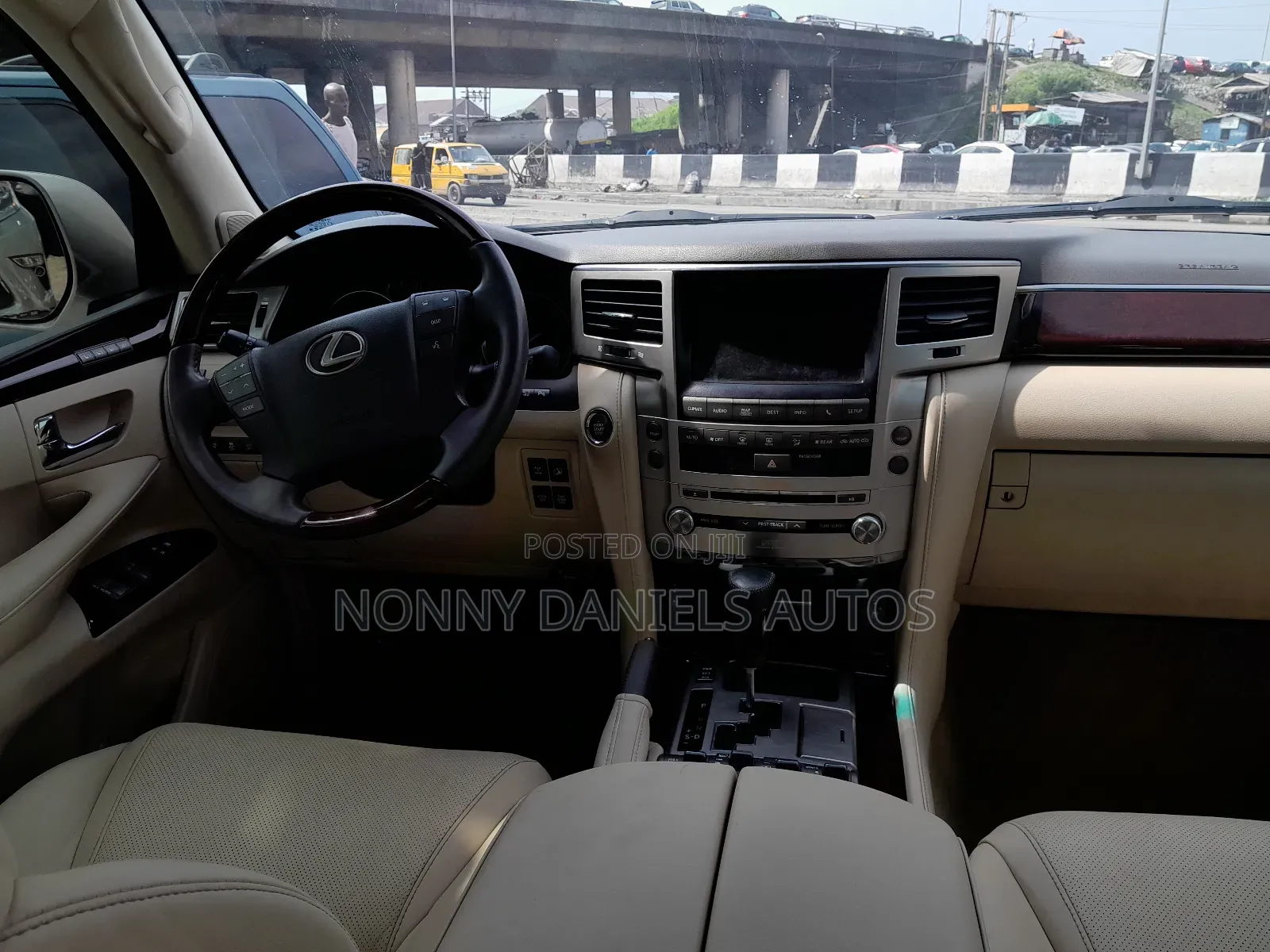 Lexus LX 570 AWD 2016 Gold