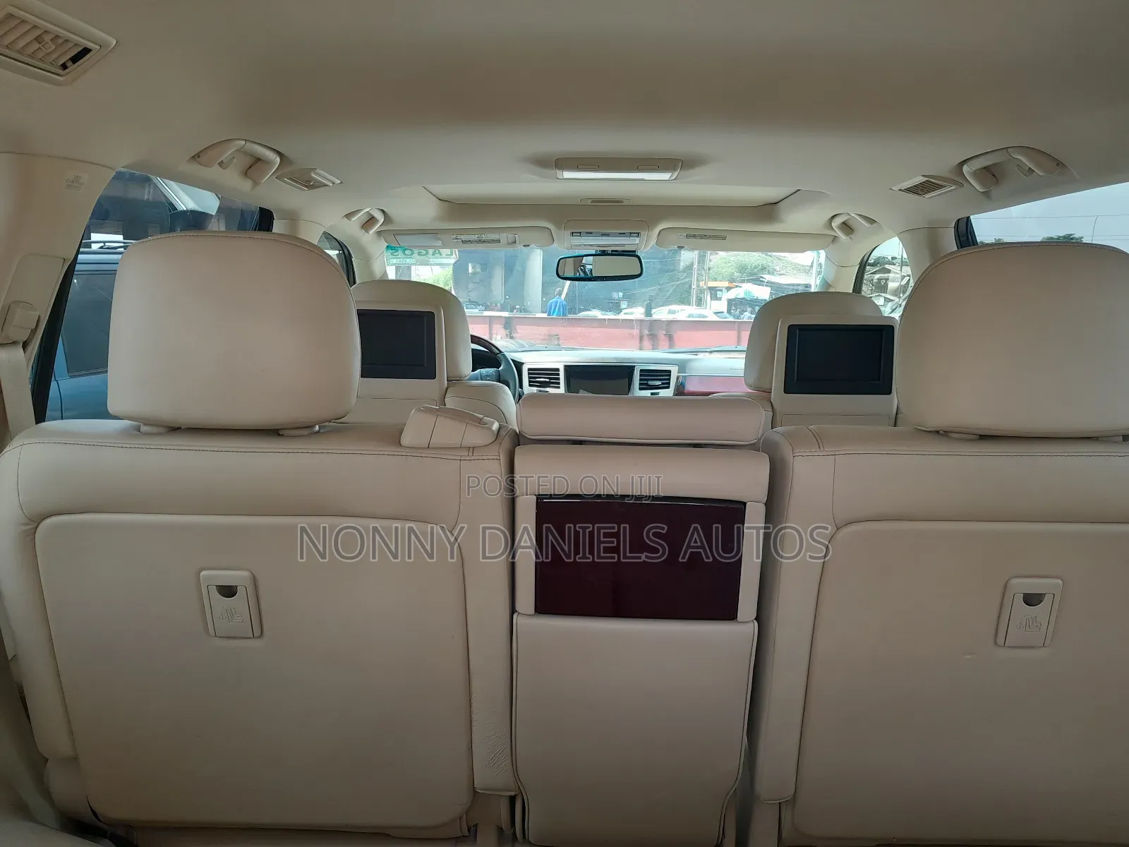 Lexus LX 570 AWD 2016 Gold
