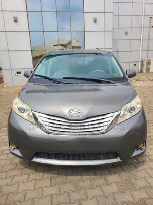 Toyota Sienna L FWD 7 Passenger 2013 Gray