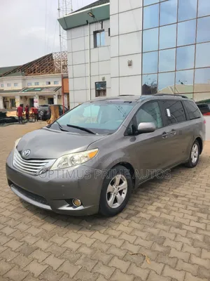 Toyota Sienna L FWD 7 Passenger 2013 Gray