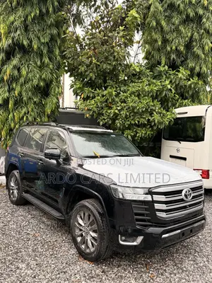 New Toyota Land Cruiser LC300 2023 Gray