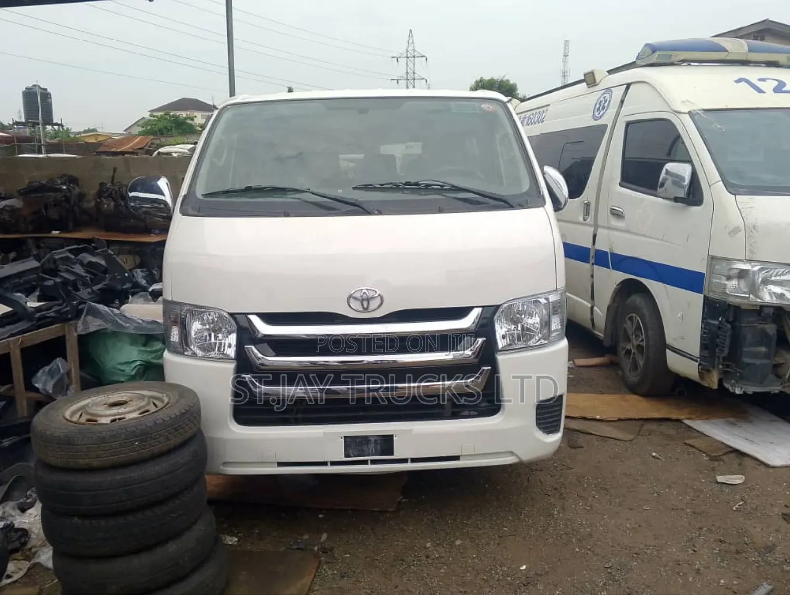 Toyota HiAce 2014 White