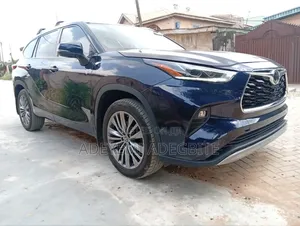 Toyota Highlander Platinum AWD 2020 Blue