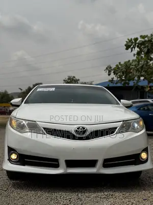 Toyota Camry XLE V6 4dr Sedan (3.5L 6cyl 6A) 2012 White
