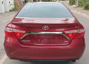 Toyota Camry SE 4dr Sedan (2.5L 4cyl 6A) 2015 Red