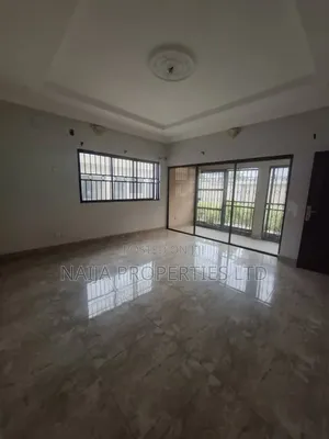 2bdrm Apartment in Lekki Phase 1 for rent
