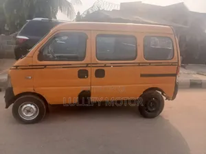 Suzuki APV Minibus 2000 Yellow