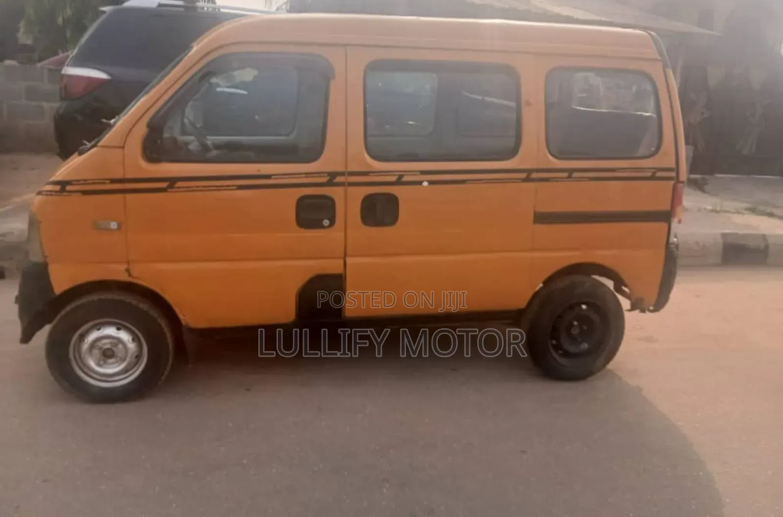 Suzuki APV Minibus 2000 Yellow