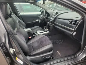 Toyota Camry SE 4dr Sedan (2.5L 4cyl 6A) 2013 Gray