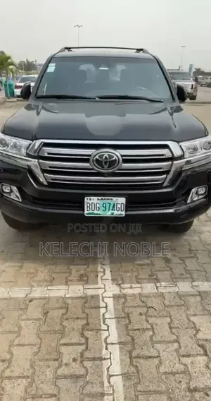 Toyota Land Cruiser 4.5 V8 GXR 2018 Black