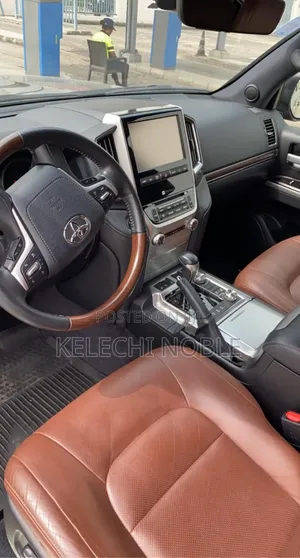 Toyota Land Cruiser 4.5 V8 GXR 2018 Black