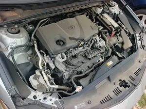Toyota Camry SE FWD 2020 Silver