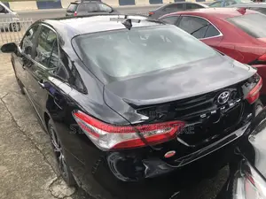 Toyota Camry XLE V6 FWD 2020 Black