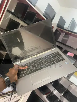 New Laptop HP 250 G6 8GB Intel Core I7 SSD 256GB