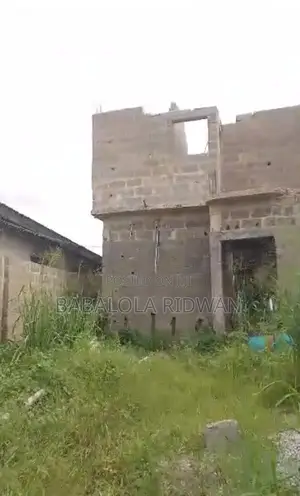 4bdrm Duplex in Oluyole Estate for sale