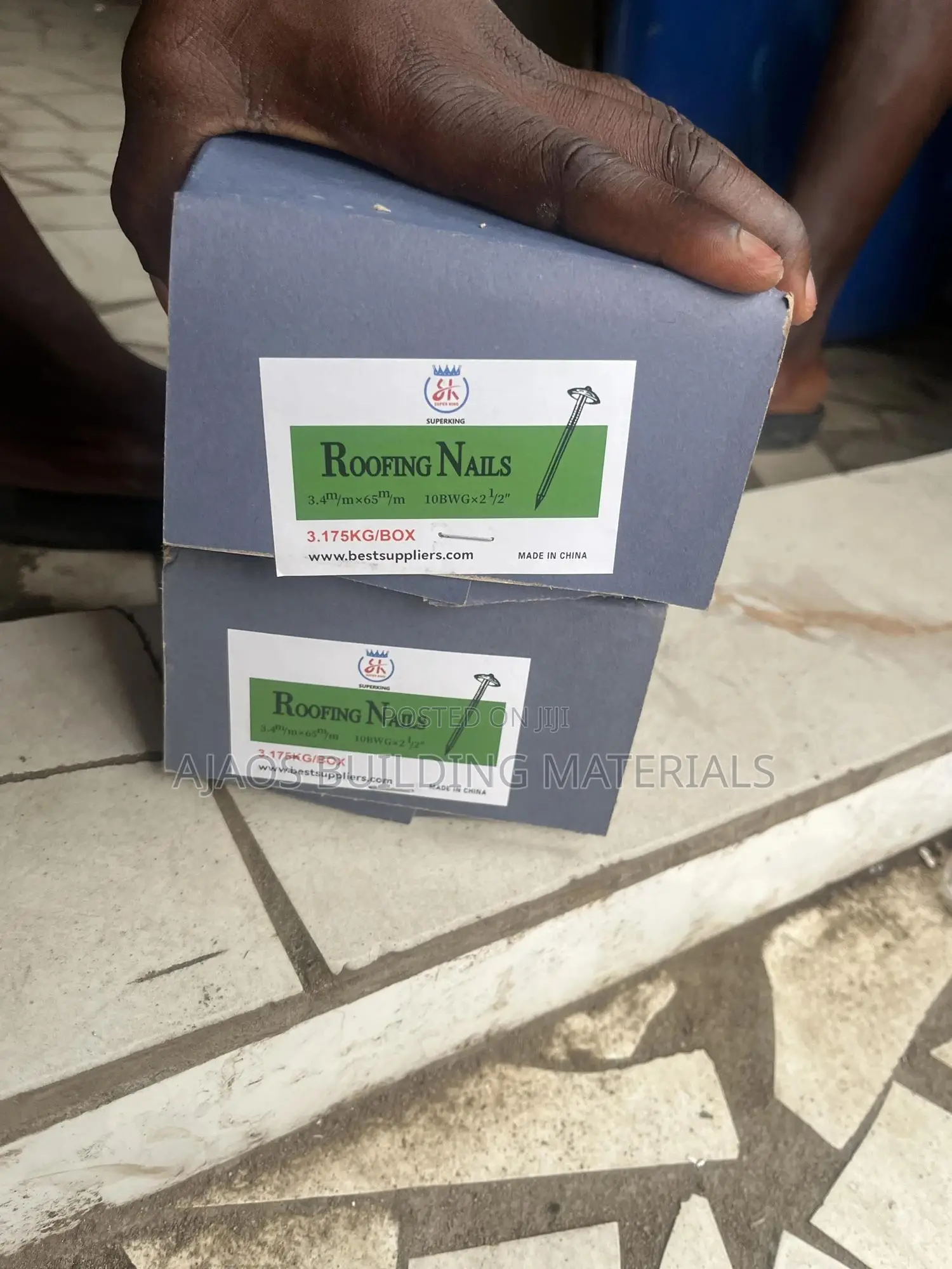 1pack 2”1/2 Roofing Nails