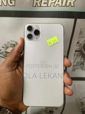 Apple iPhone 11 Pro Max 64 GB White